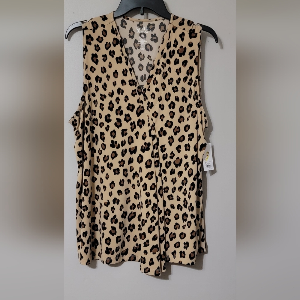 Sleeveless leopard dress shirt NWT 23 in chest 28 in length